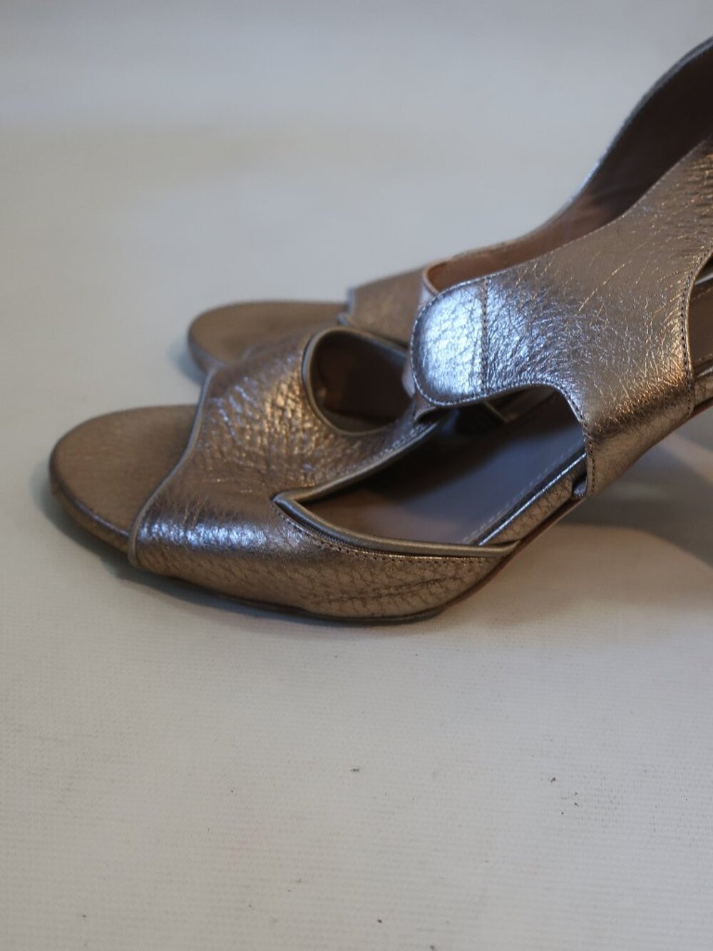 Womens Chloe Gold Metallic Leather Slingback Block Heel Sandals 38 US/7.5 - Picture 5 of 15